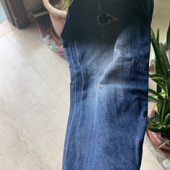 GAP DISTRESS JEANS - Picture 8 of 8